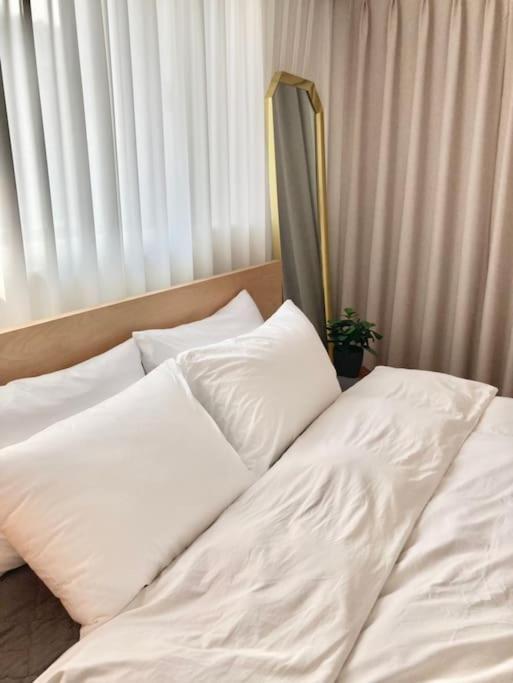 Woodside House/ Hongik St. Exite 5~7 3min Holiday home Seoul