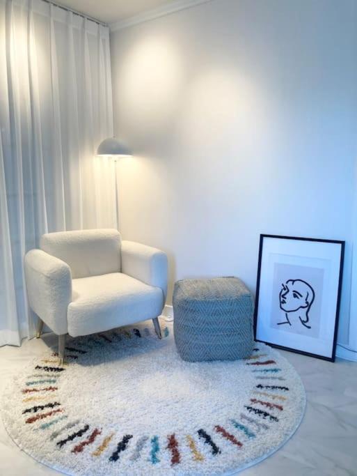 Woodside House/ Hongik St. Exite 5~7 3min Holiday home *
