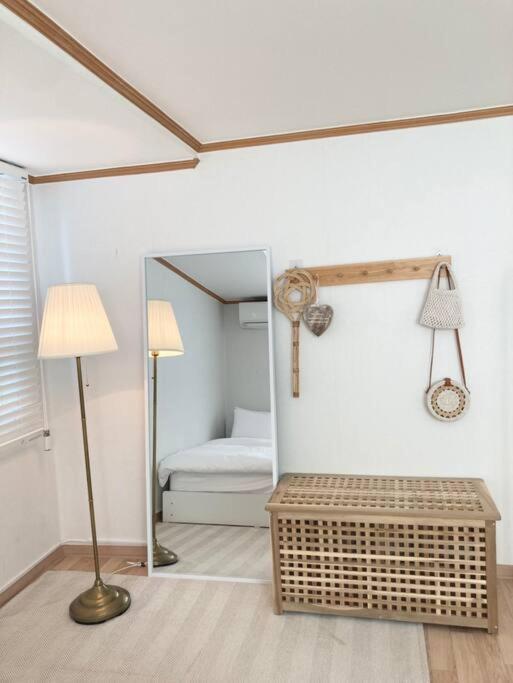 Woodside House/ Hongik St. Exite 5~7 3min Holiday home Seoul